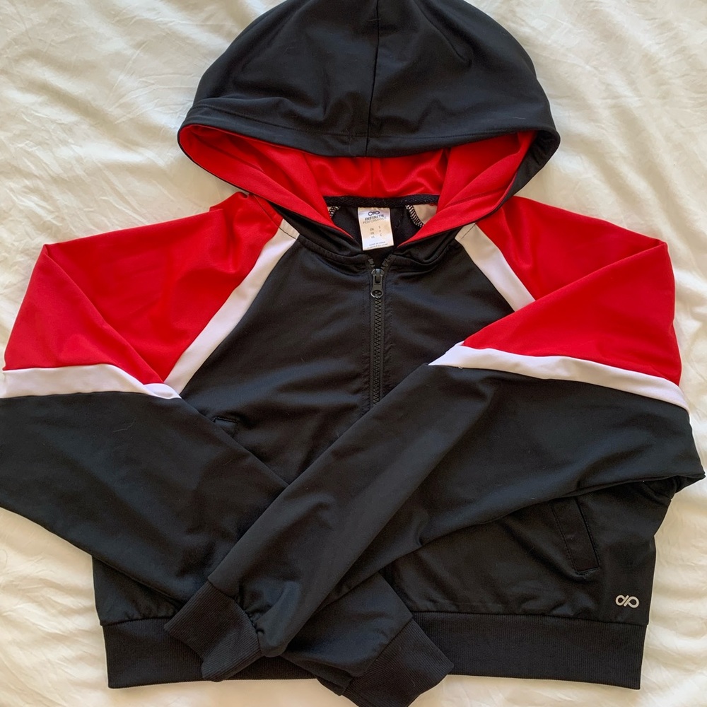 INFINITE PERFORMANCE Black Spandex Crop Sweater